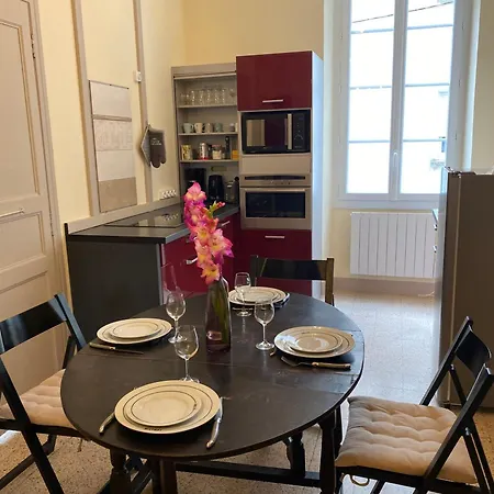 Verdi - Meubles En Centre Apartment *